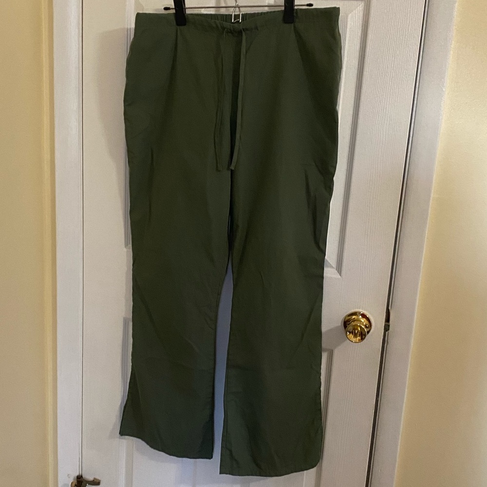 ⭐️3/$10⭐️ EUC Cherokee women’s scrub pants elastic and drawstring waistband